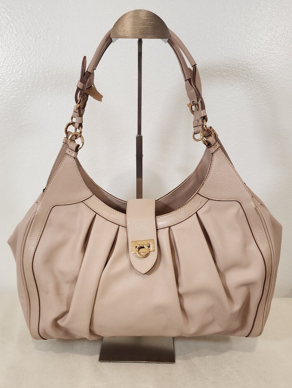 Salvatore Ferragamo Annabelle Shoulder Bag